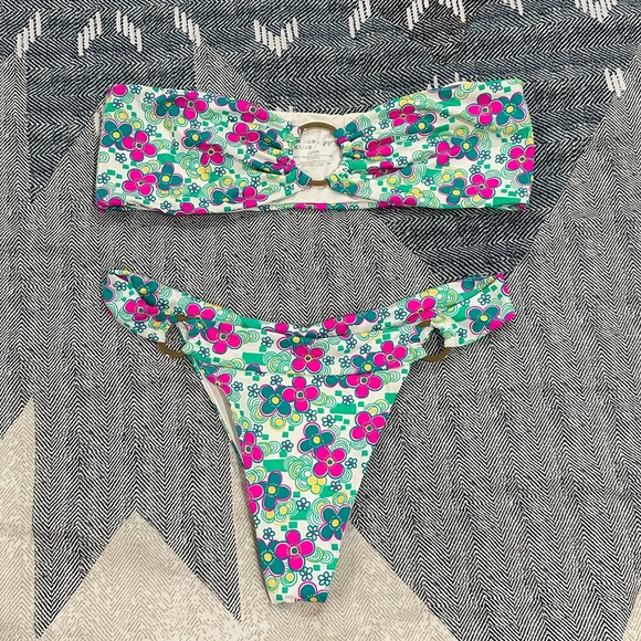 Frankies Bikinis, floral bikini - Picture 1 of 2